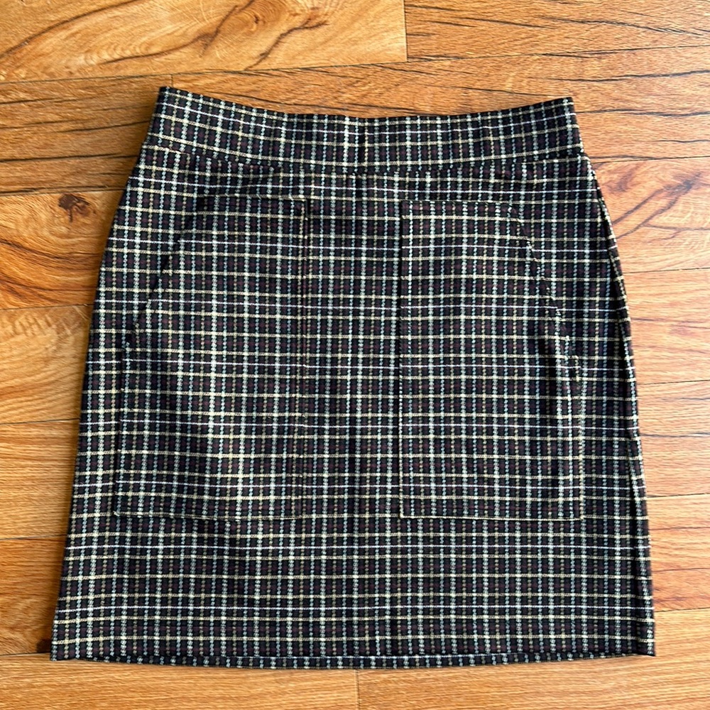3/$10 LIKE NEW LOFT Plaid Skirt